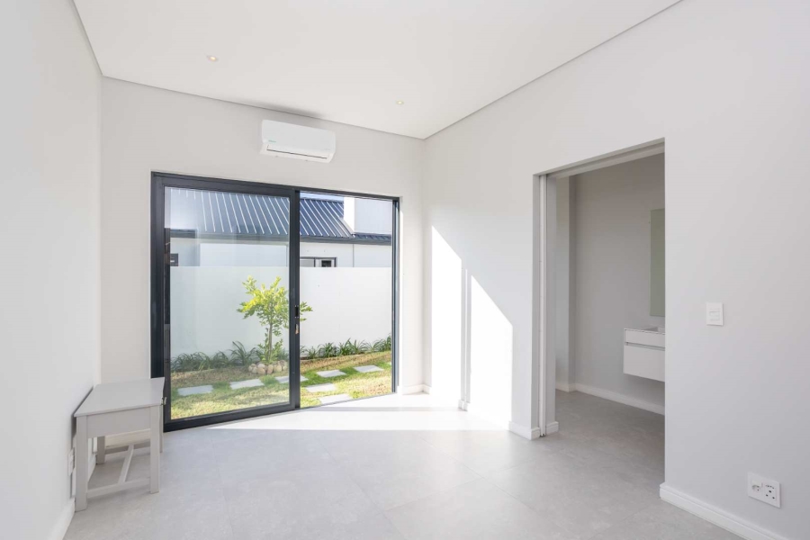 5 Bedroom Property for Sale in Val De Vie Estate Western Cape